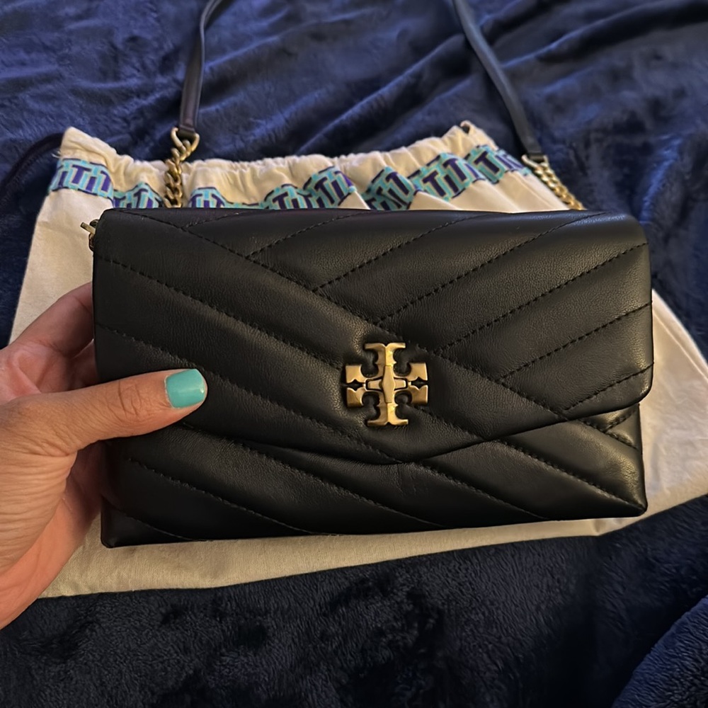 Tory Burch: Kira Chevron Chain Wallet Crossbody